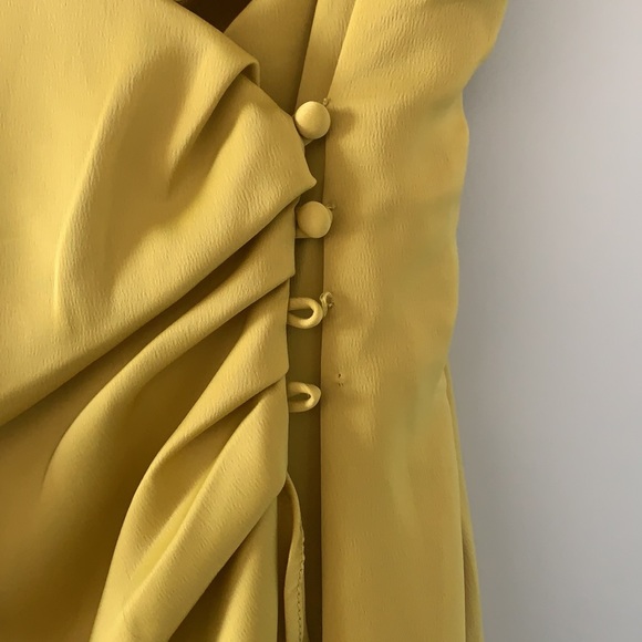 Adorable dress. Perfect for summer or a beach vacation - Picture 2 of 2